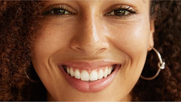 Cosmetic dentistry and smile makeovers at Tomlinson Dental